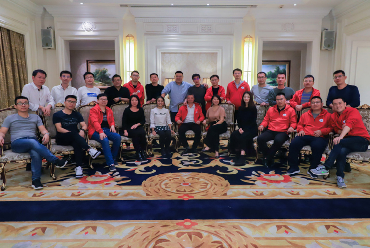 25人-華中科技大學(xué)-中南設(shè)計院15年同學(xué)聚會 副本.jpg